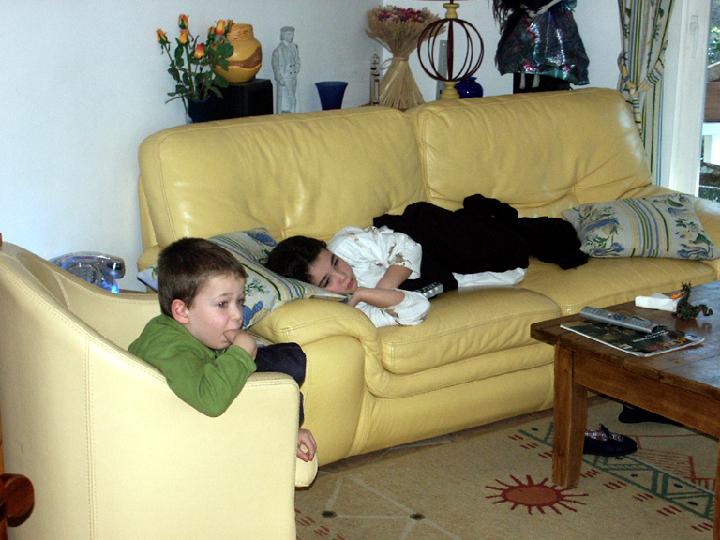 2002-12-033.jpg